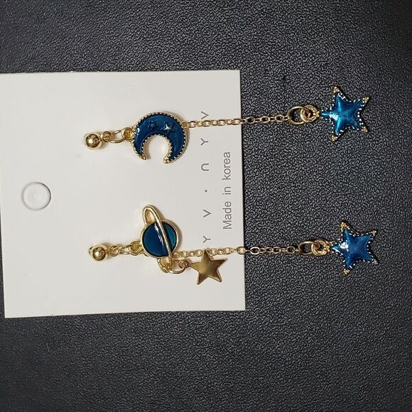 **Final Sale** Gold tone stars, planets and moon earrings - Picture 5 of 8